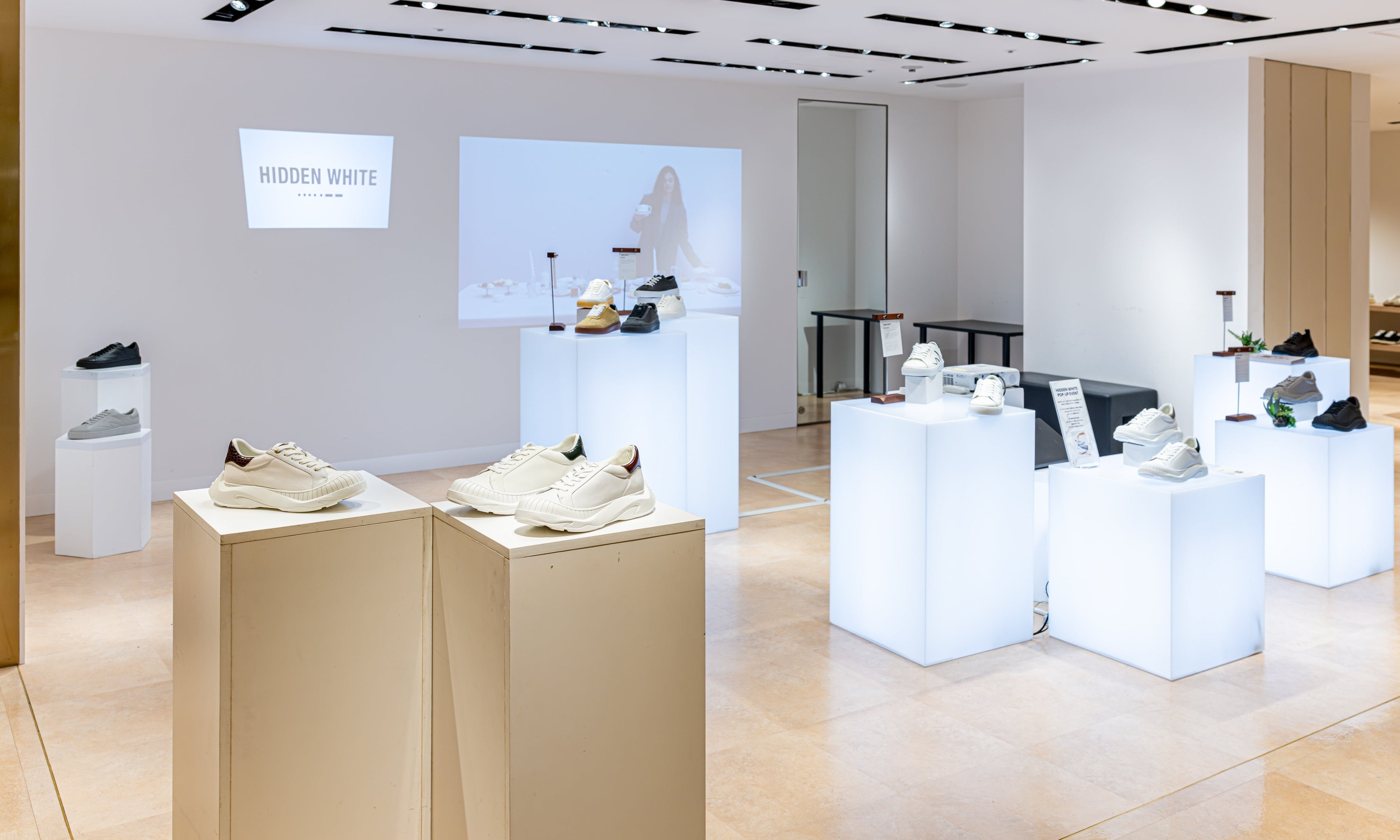 HIDDEN WHITE が日本に上陸：阪急メンズ東京 [4月14日まで]